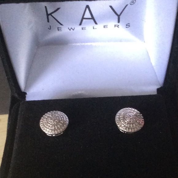 LAST ONE 💗 Kay Jewelers Diamond Earrings - Picture 2 of 5